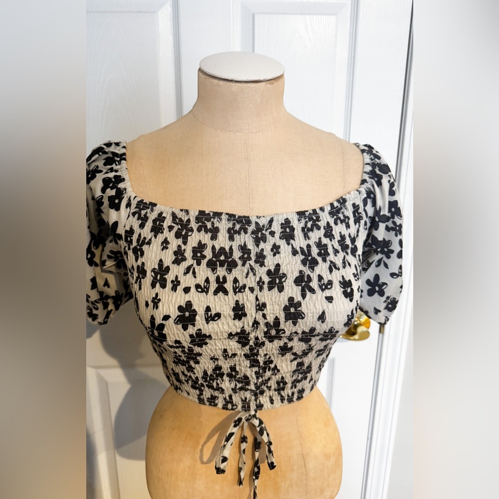Kendall & Kylie Navy and White Floral Blouse